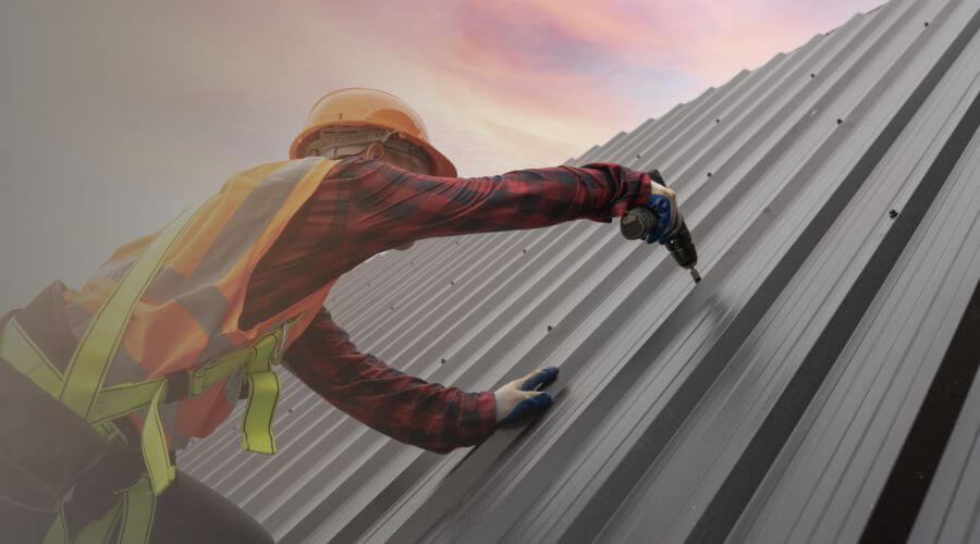 Professional gutter cleaning in Cobb, CA